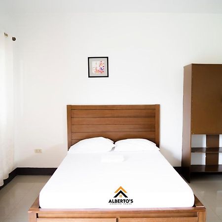 Alberto'S Lodging House Маривелес Екстериор снимка